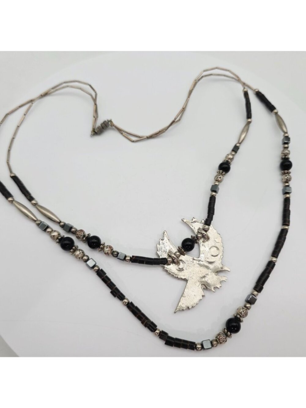 Vintage Black Beaded Necklace With Silver Eagle Pendant 13" Drop - Picture 7 of 8